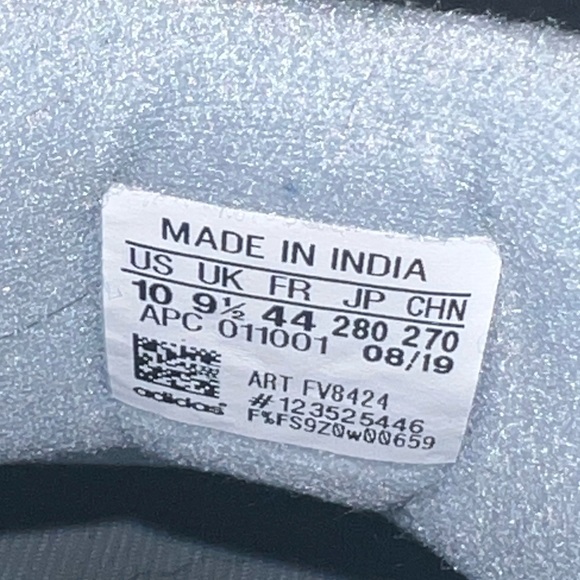 Yeezy 700s V2 Hospital Blue - Picture 7 of 7